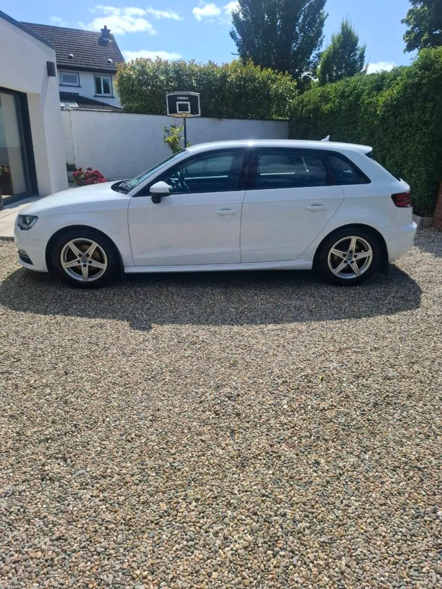Audi A3 Sportback Ultra 1.6 TDi SE - Image 2
