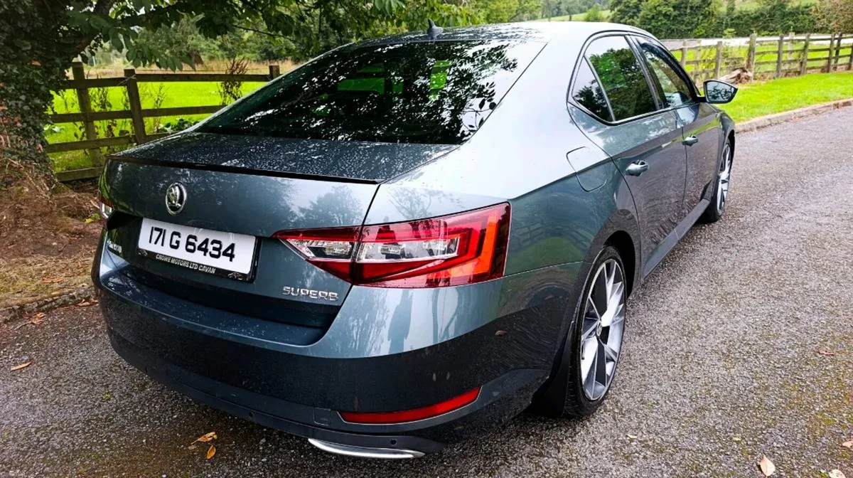 2017 Skoda Superb Sportline Automatic - Image 4