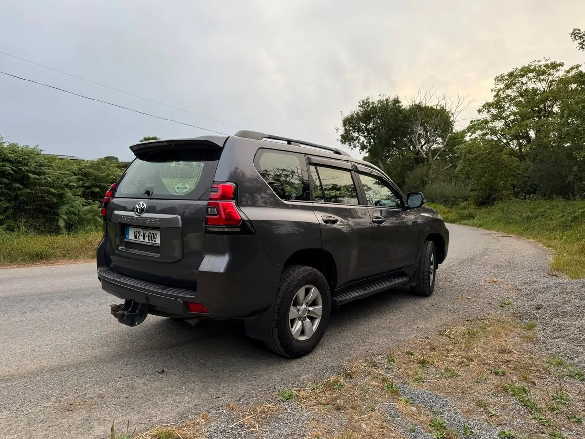 Toyota Landcruiser Business Class - Image 4