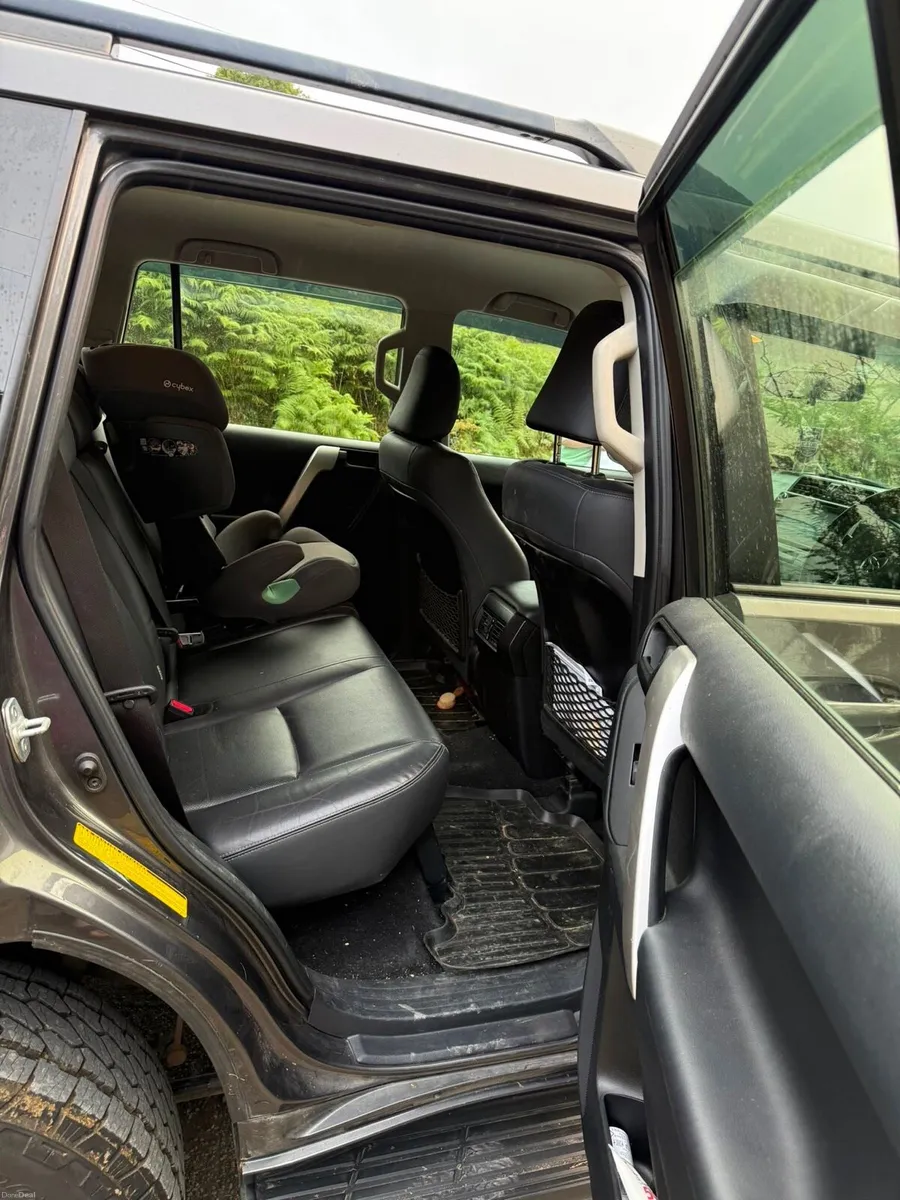 Toyota Landcruiser Business Class - Image 5