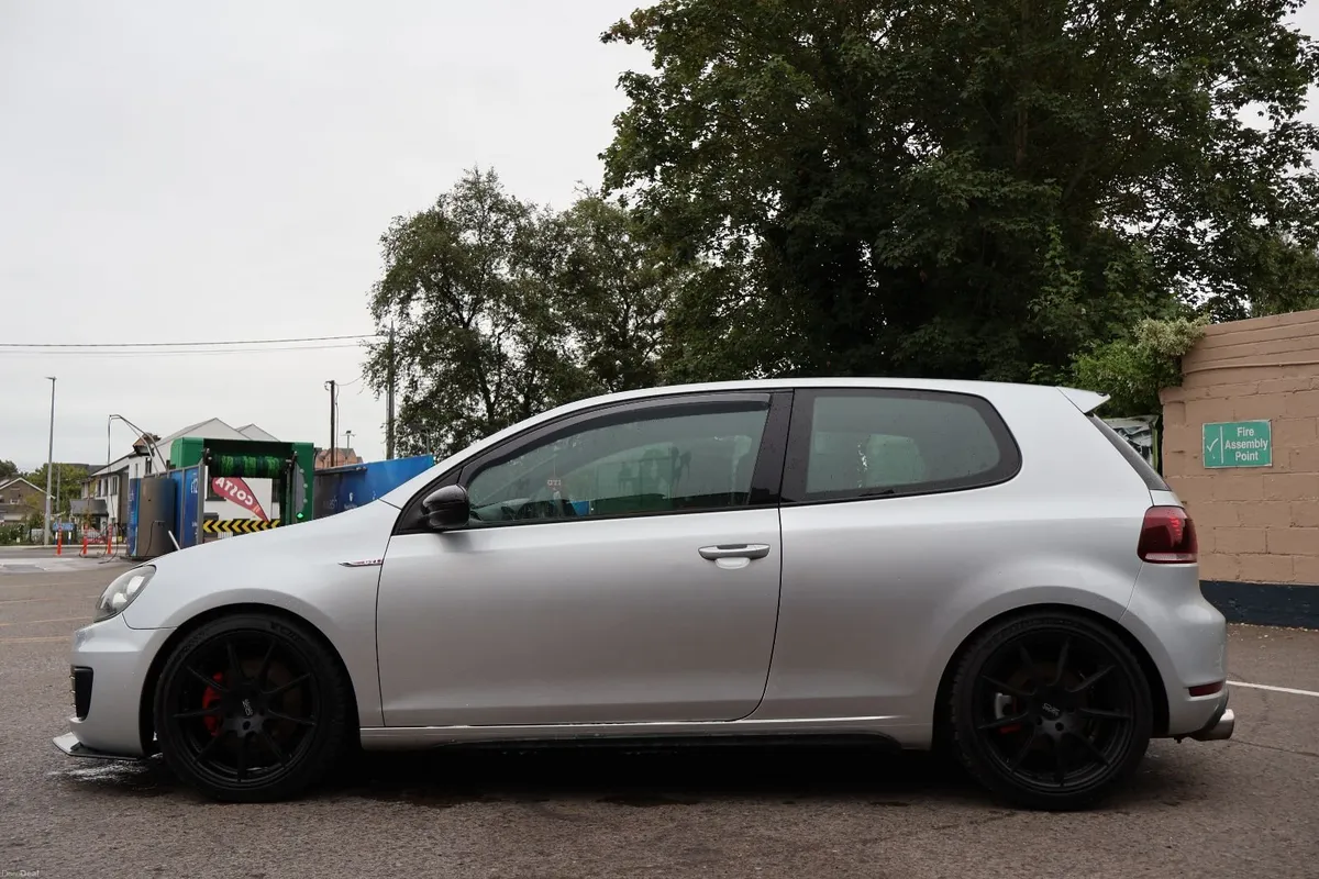 Volkswagen Golf 2010 - Image 3