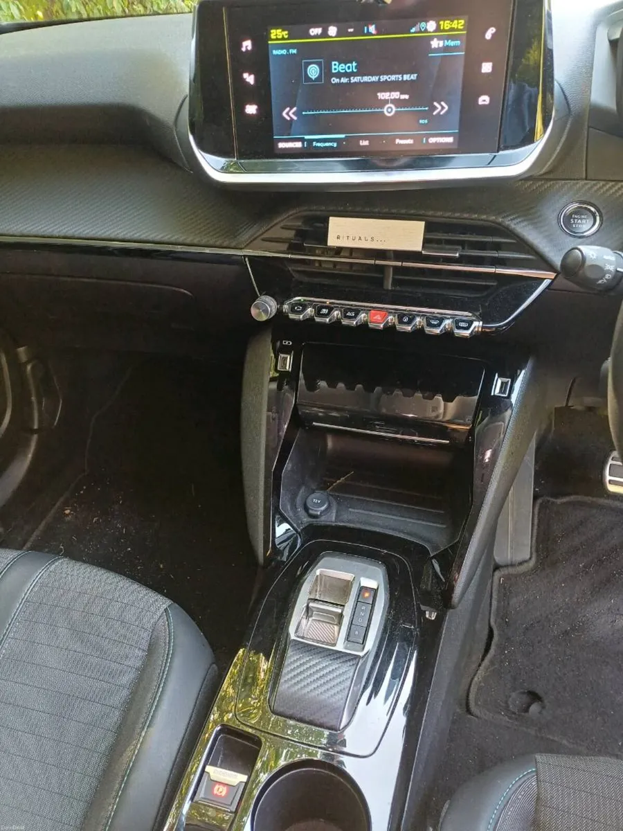 Peugeot 2008 allure electric - Image 6