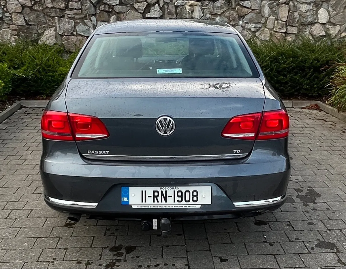 VW PASSAT TDI BLUEMOTION - Image 4