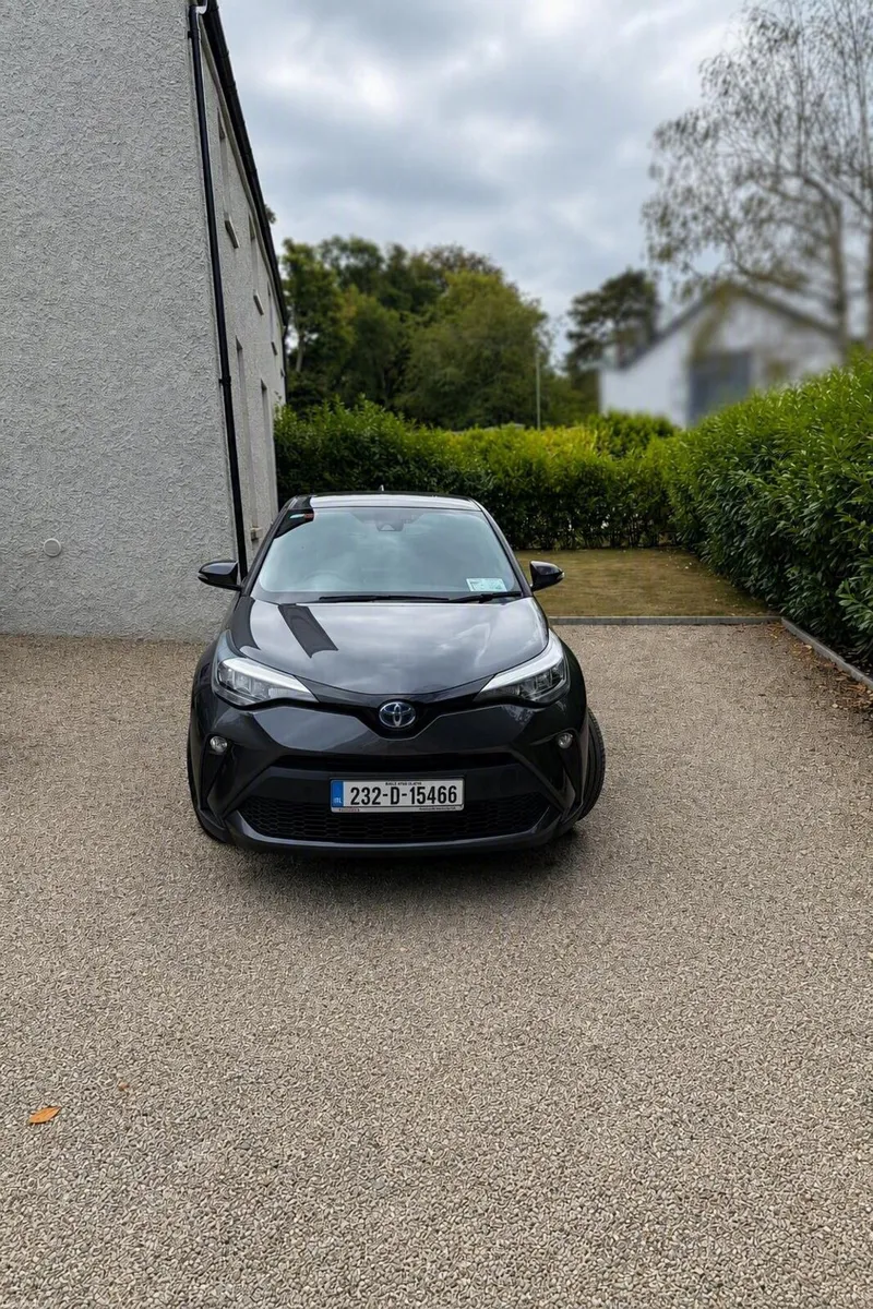 2023 Toyota C-HR 1.8 Hybrid Sport - Image 2