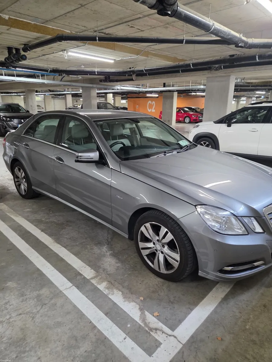 Mercedes-Benz E-Class 2012 - Image 2