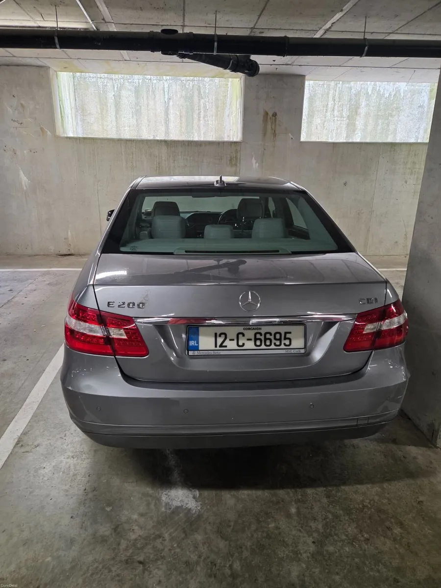 Mercedes-Benz E-Class 2012 - Image 6