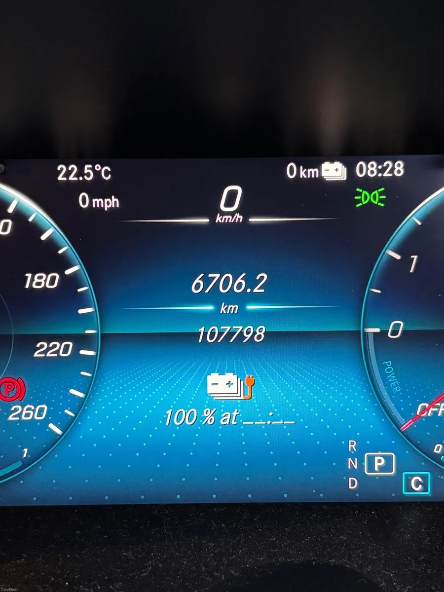 Mercedes-Benz GLC 300de 4MATIC AMG Line - Image 4
