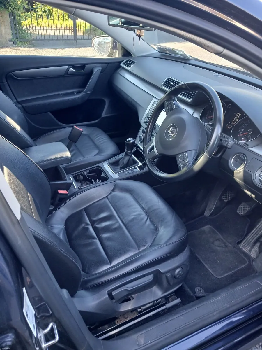 Volkswagen Passat 2014 - Image 5