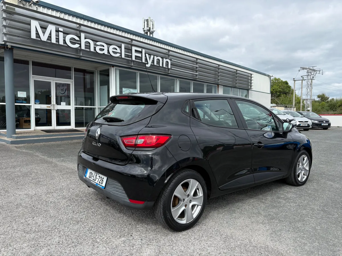 Renault Clio  Expression  1.2 5dr 131 - Image 1