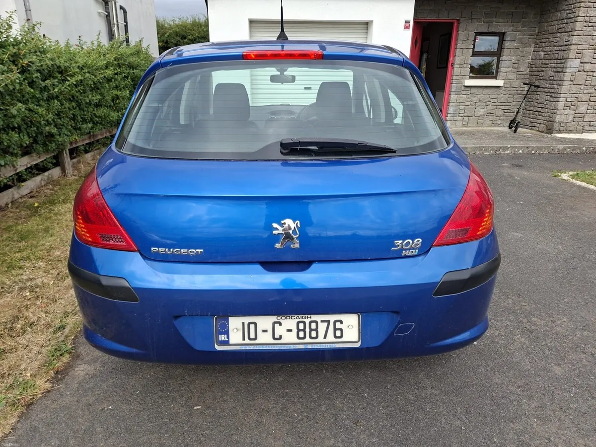Peugeot 308 1.6 diesel for sale 2010 very clean - Image 3