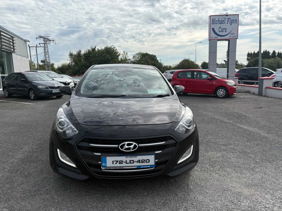 Hyundai i30 Deluxe 1.6Dsl 5dr 172 - Image 2