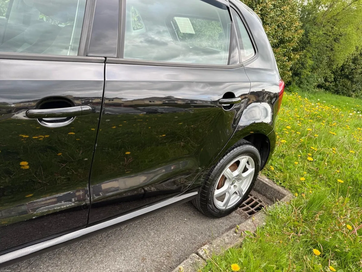 Volkswagen Polo 2011 - Image 3