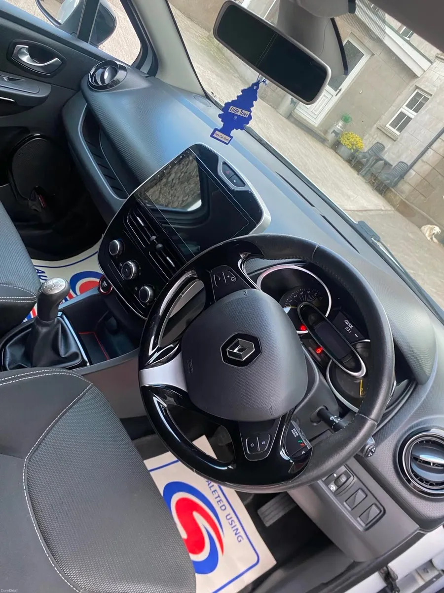 Renault Clio 2015 - Image 4