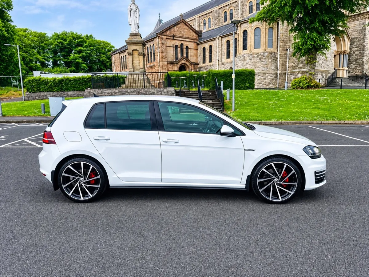 Volkswagen Golf 2016 - Image 2