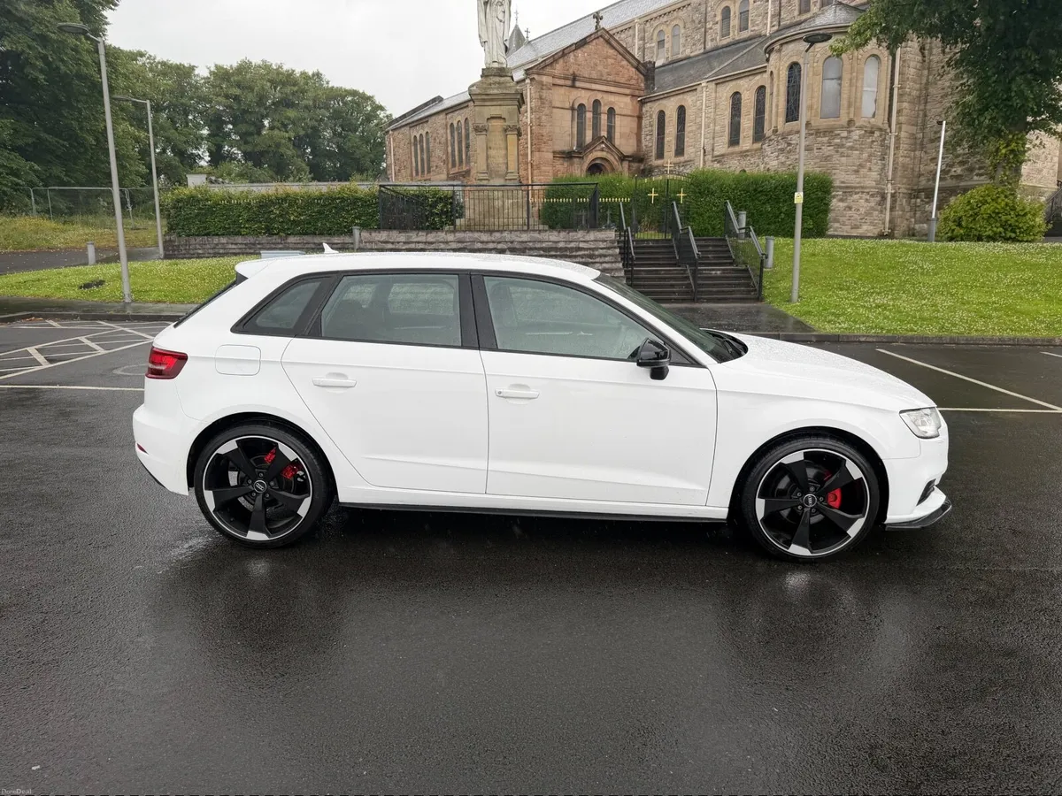 Audi A3 2017 - Image 2