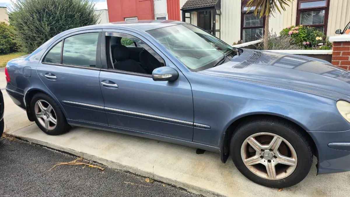 2004 Mercedes E200 - Image 4