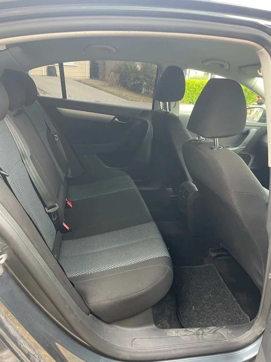 Vw Passat 1.6 tdi - Image 4