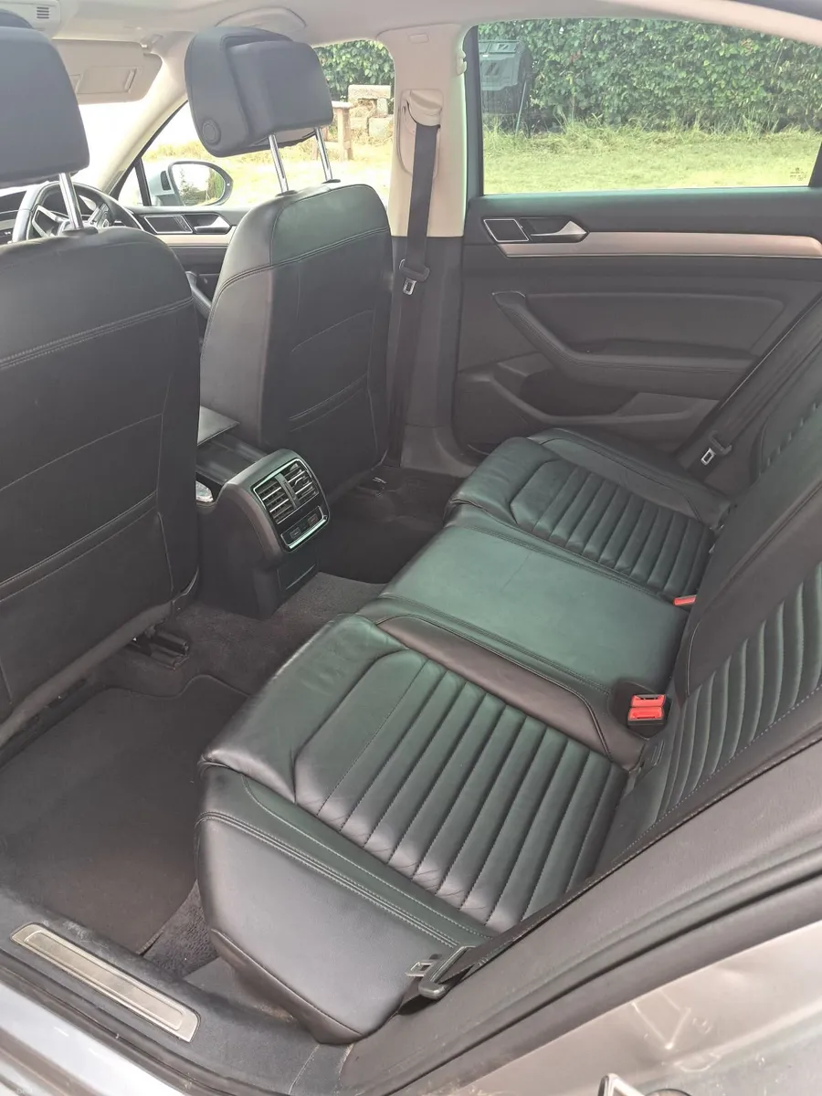 Volkswagen Passat 2017 (172) Auto R-Line 2.0 TDI - Image 4