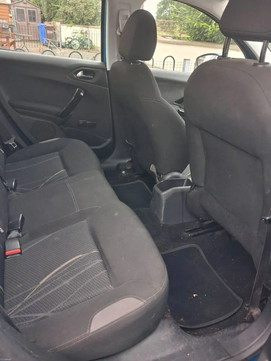 Peugeot 208 - Image 3