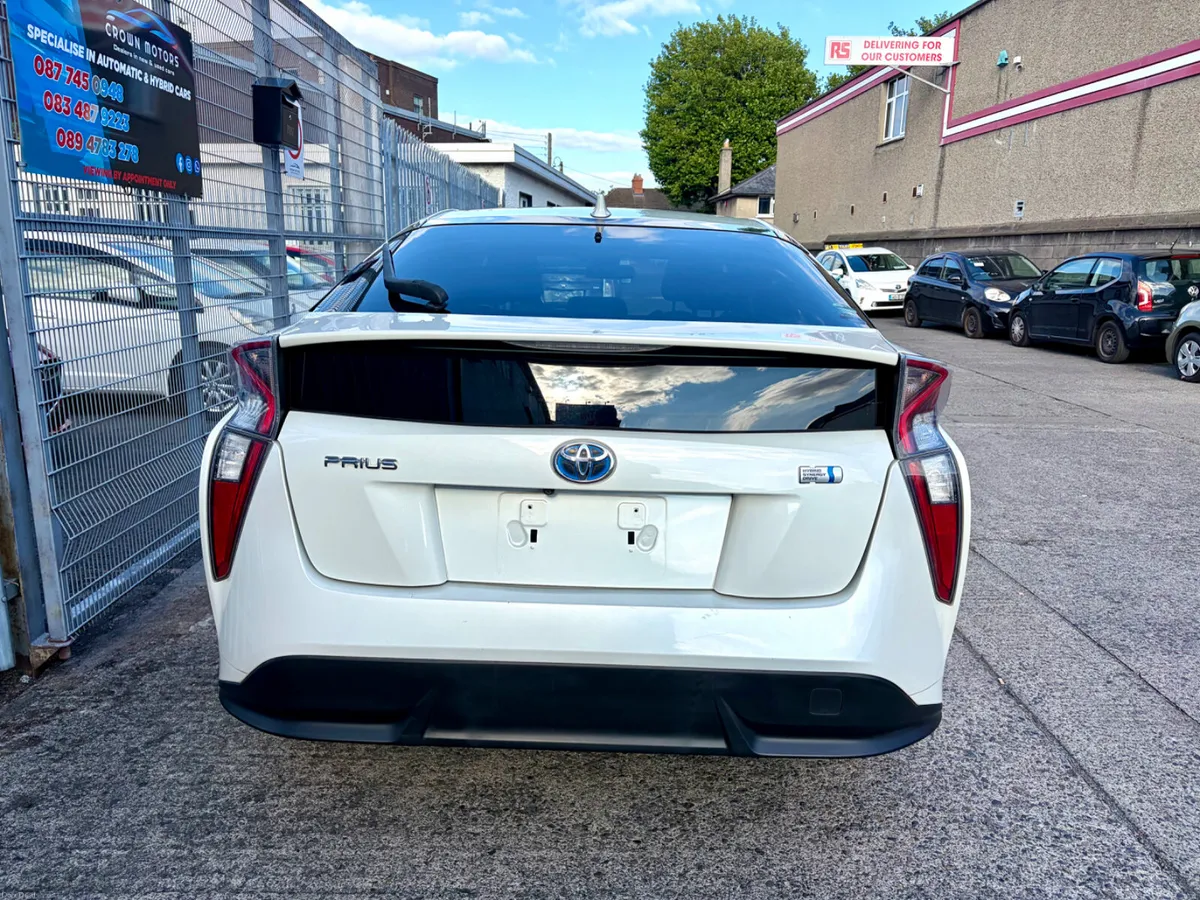 Toyota Prius Hybrid Automatic  2016 - Image 6