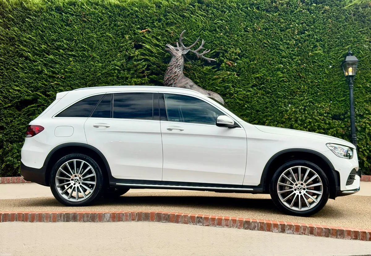 Mercedes-Benz GLC 2022 AMG SPEC 4 MATIC - Image 3