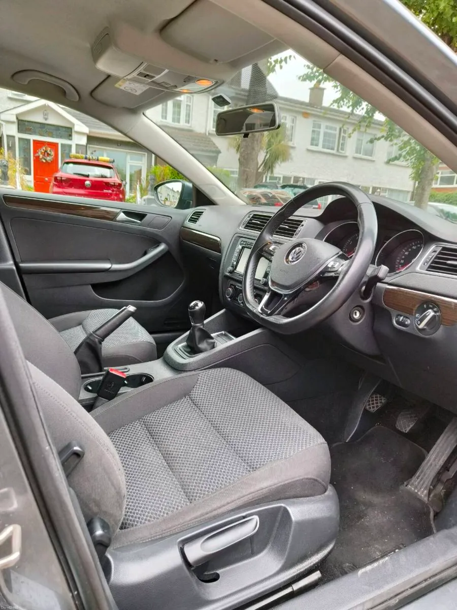 2015 Volkswagen Jetta - Image 3