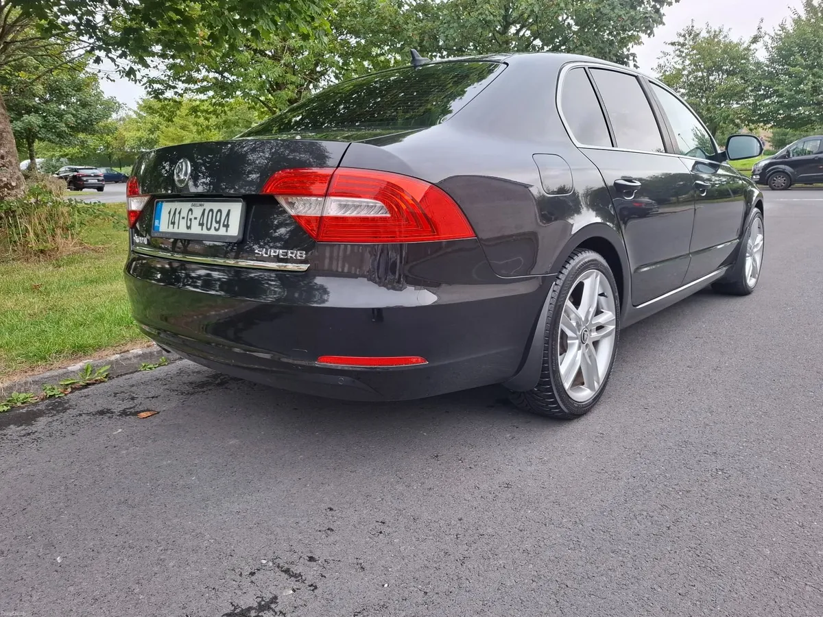 Skoda Superb 2014 - Image 2