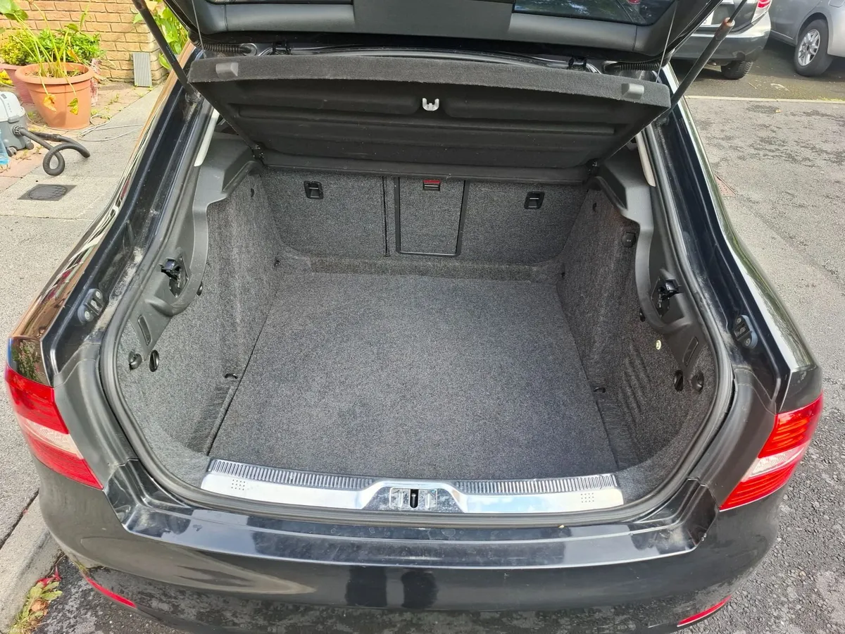 Skoda Superb 2014 - Image 4
