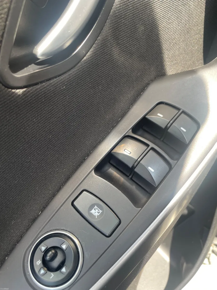 Hyundai i30 2013, cheap insurance - Image 5