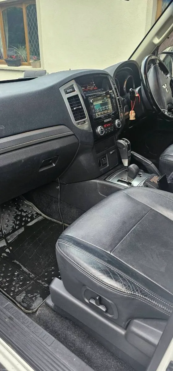 Mitsubishin Pajero - Image 5