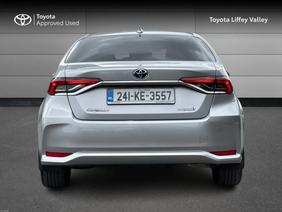 Toyota Corolla COROLLA LUNA SPORT SALOON - Image 4