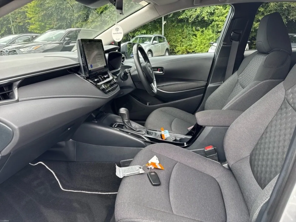Toyota Corolla COROLLA LUNA SPORT SALOON - Image 6