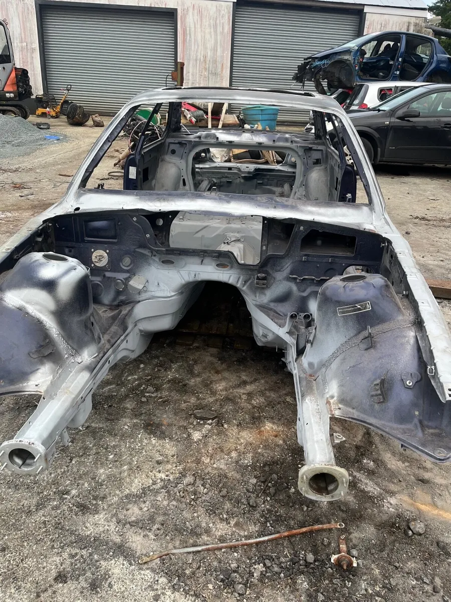 BMW 3-Series 1996 shell - Image 1