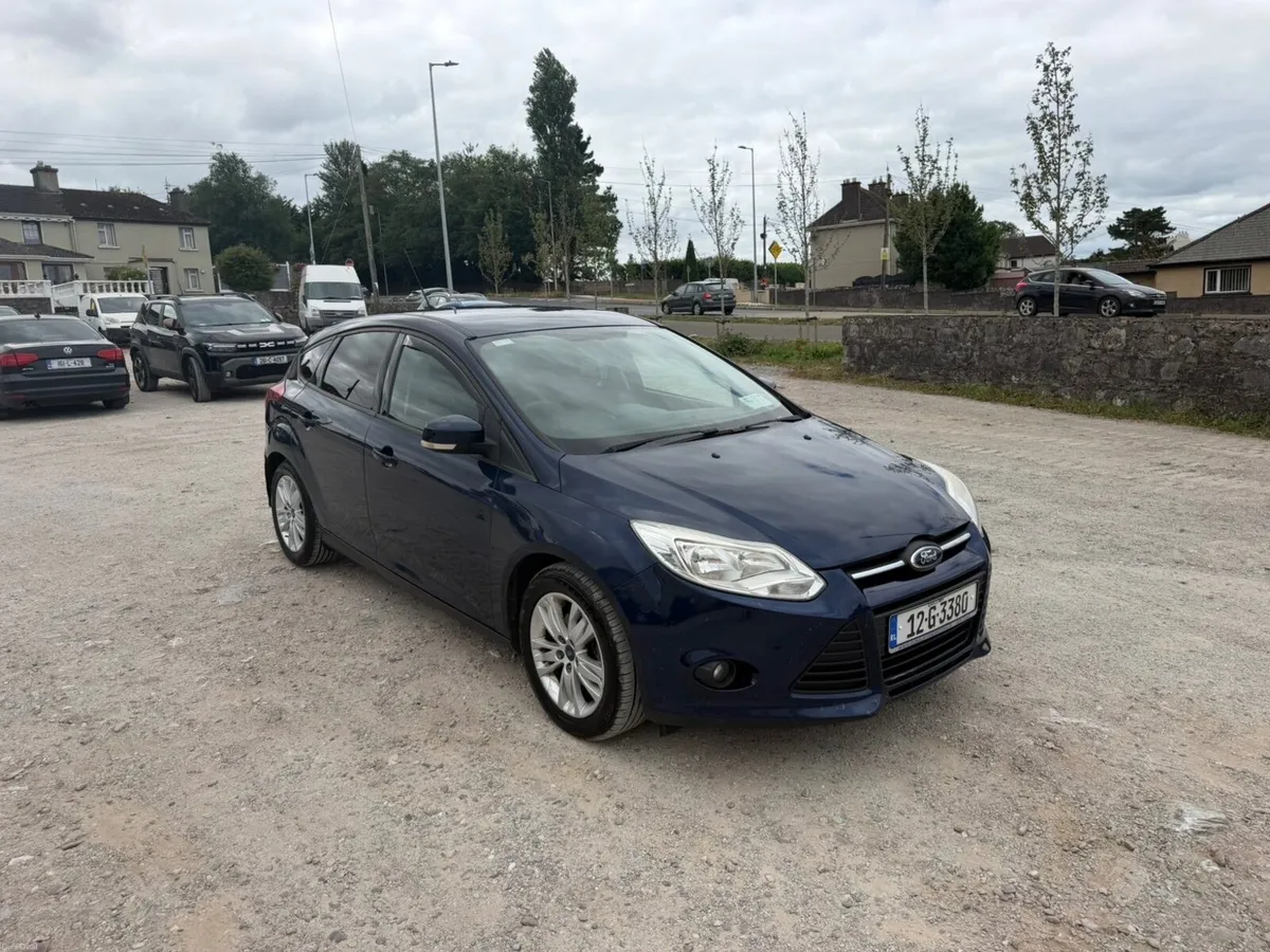 Ford Focus 2012 - Image 2