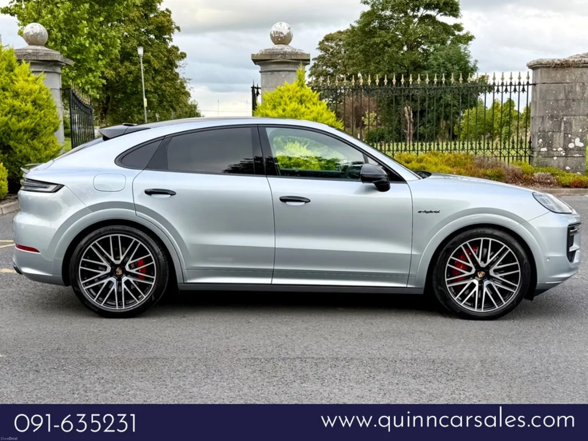 Porsche Cayenne 4.0 V8 TURBO E-HYBRID COUPE 740 BH - Image 2