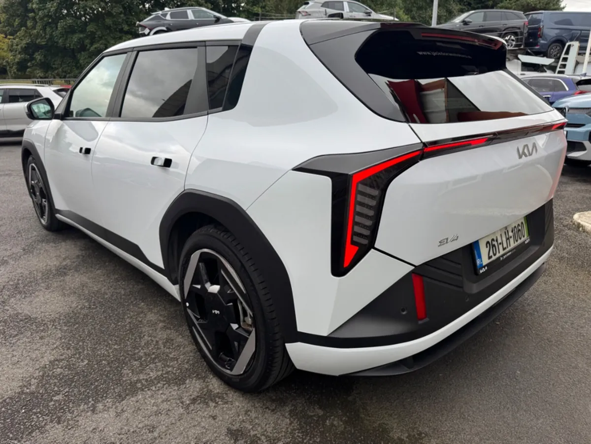 Kia EV4 5HB EARTH K3 LR***Deposit Taken*** - Image 4