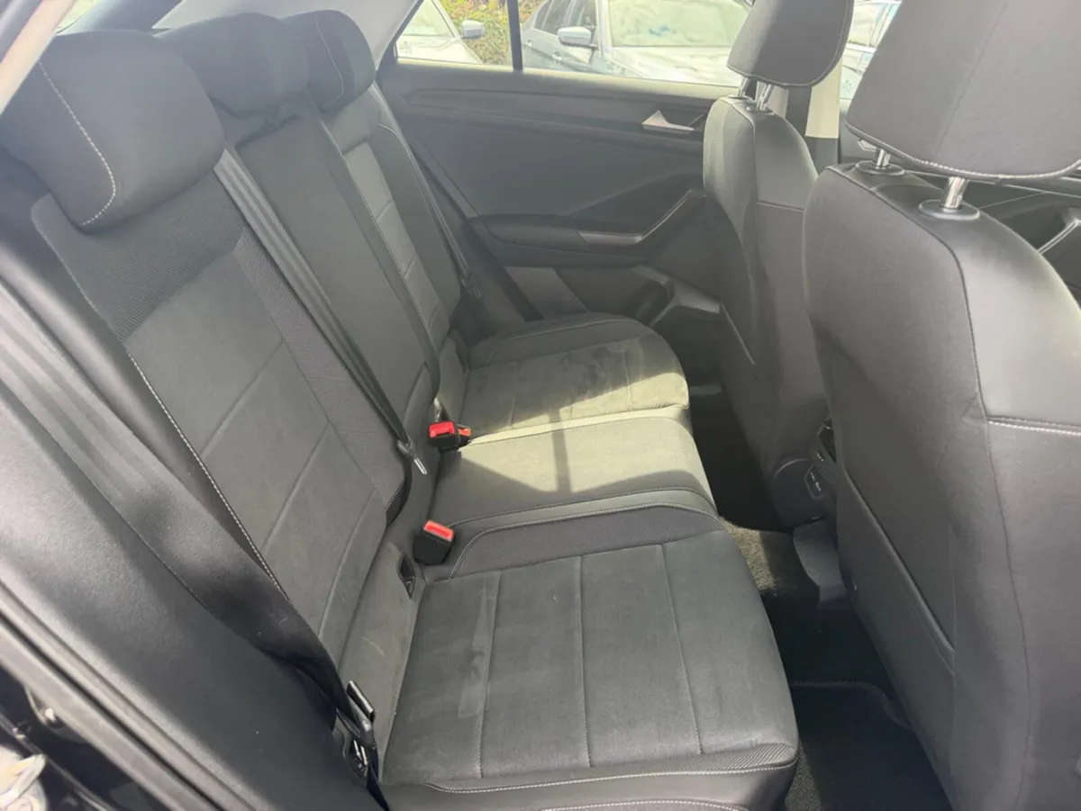 Volkswagen T-Roc STYLE 1.5 TSI D7F 150HP  AUTO - Image 5