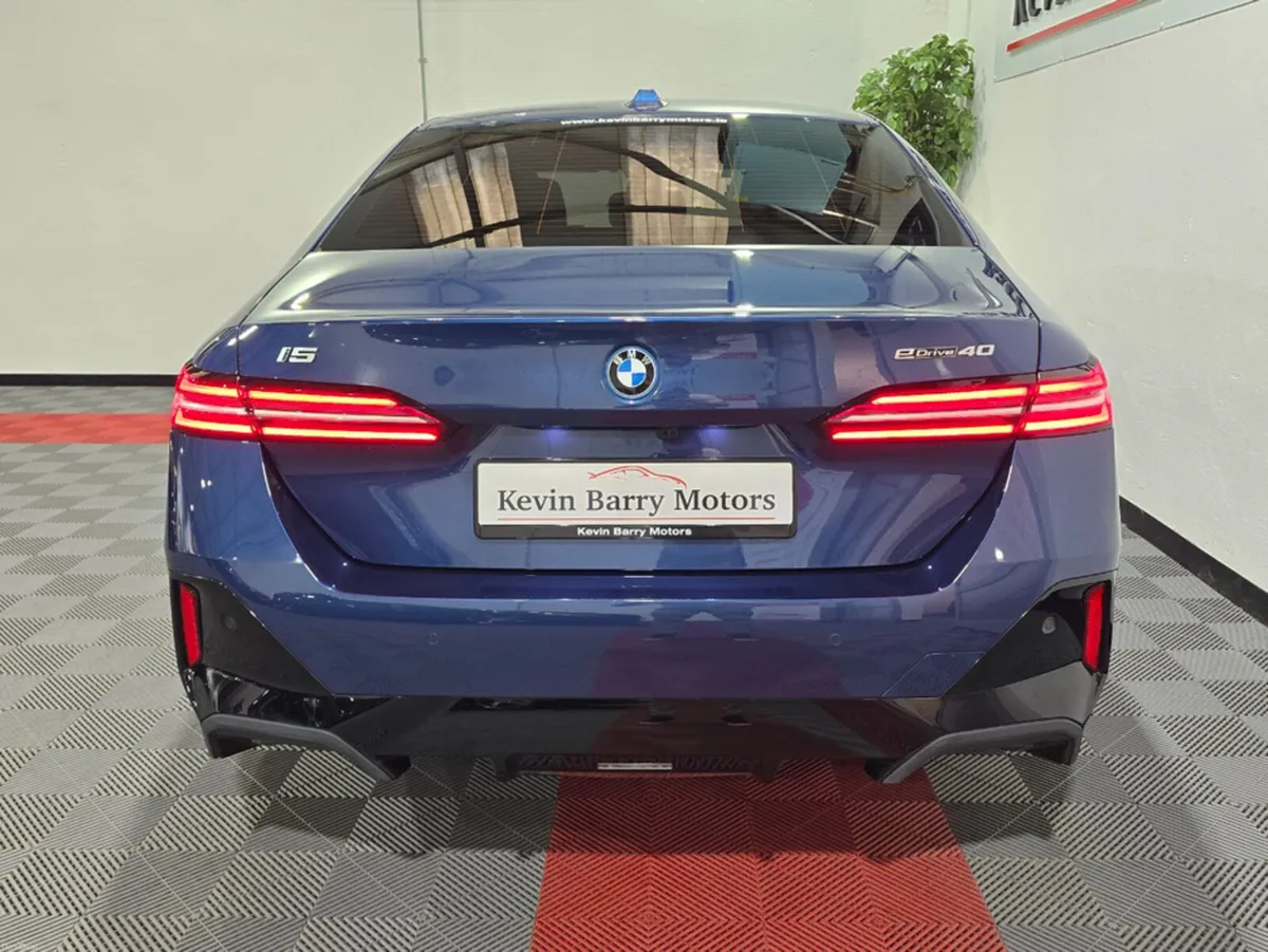 BMW i5 EDRIVE40 M SPORT AUTOMATIC - Image 3