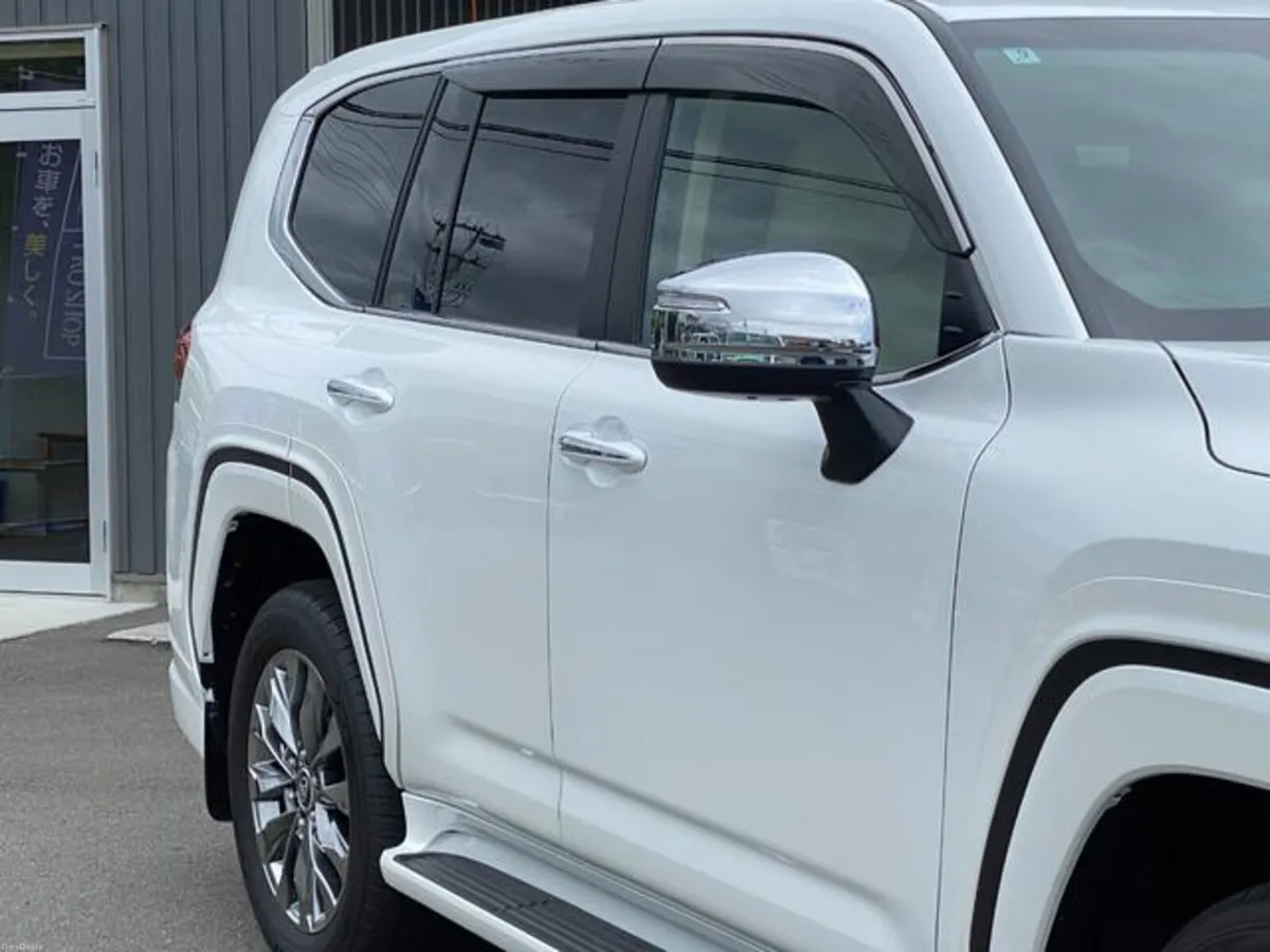 2025 Toyota Landcruiser LC300 Amazon ZX 3.3 Diesel - Image 2