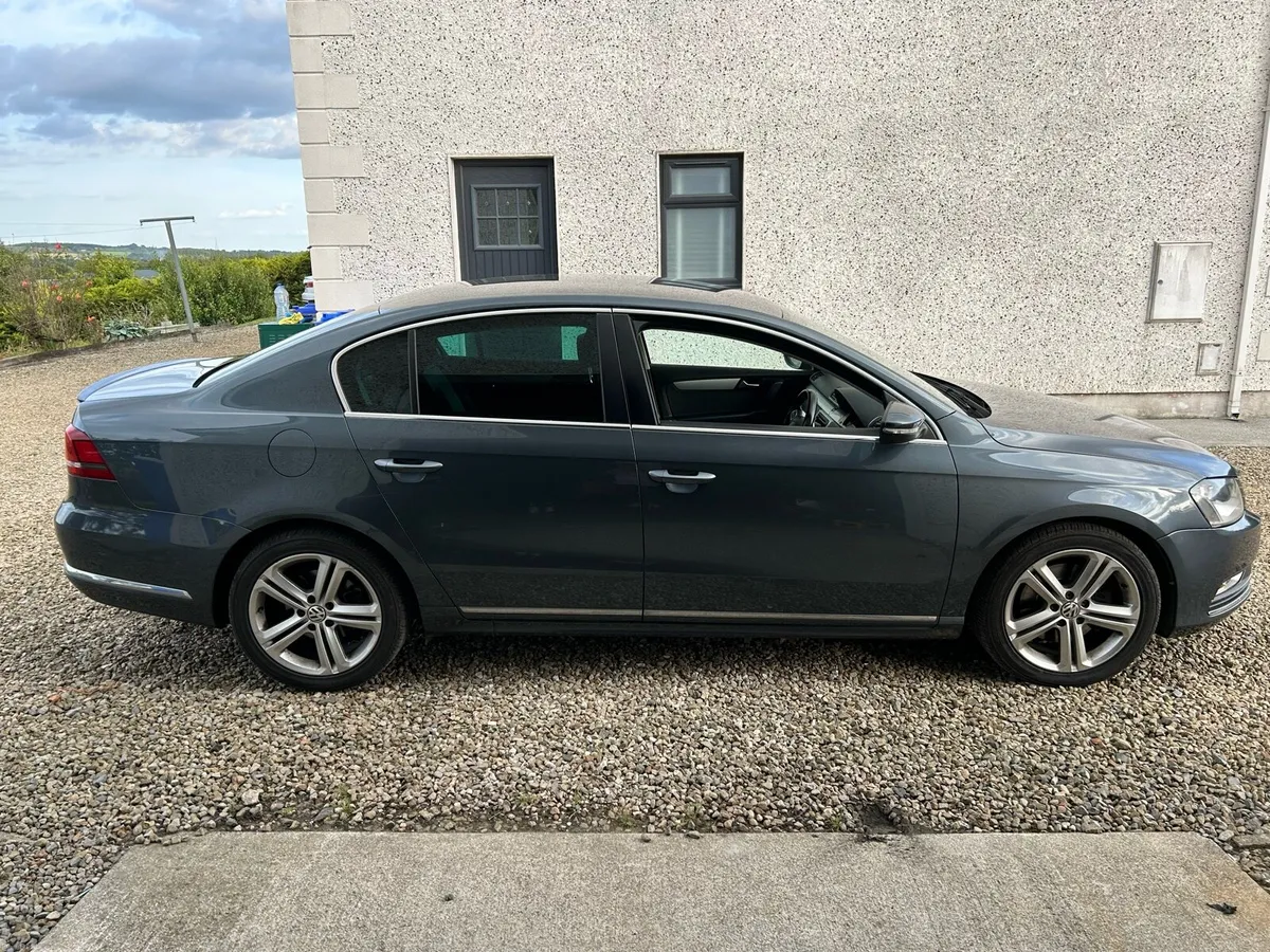 2014 Volkswagen Passat r-line - Image 2