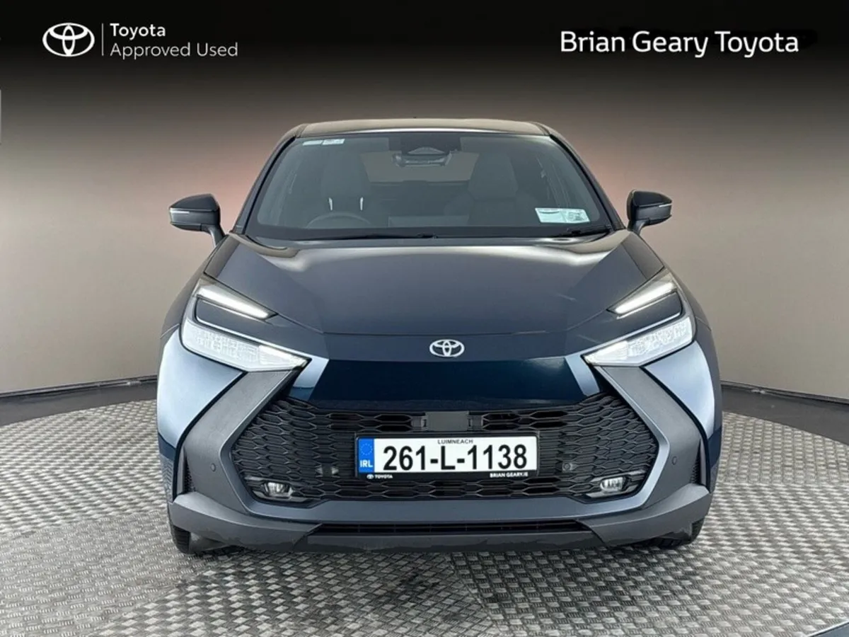 Toyota C-HR Plug in Hybrid SPORT - Image 5