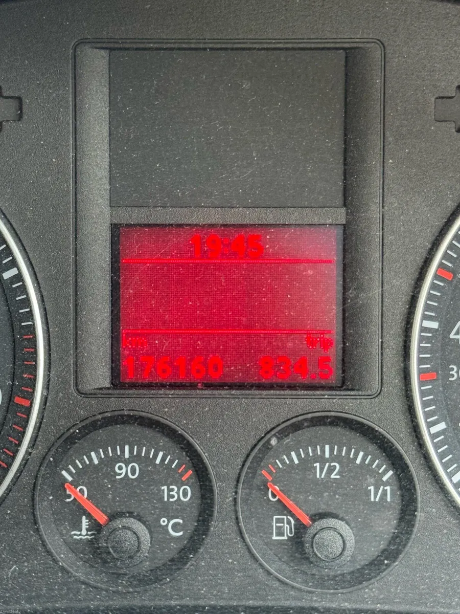 Volkswagen Golf 2007 1.6L petrol - Image 4