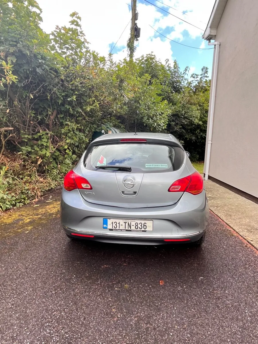 Opel Astra 2013 - Image 4