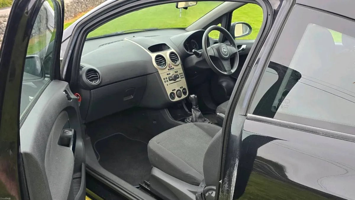 Opel Corsa 2007 NCT 11/27 Low Mileage €2300 - Image 5