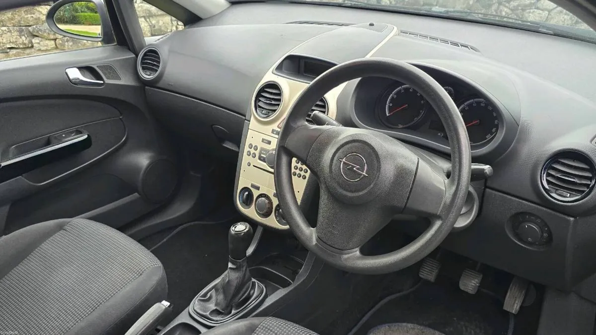 Opel Corsa 2007 NCT 11/27 Low Mileage €2300 - Image 6