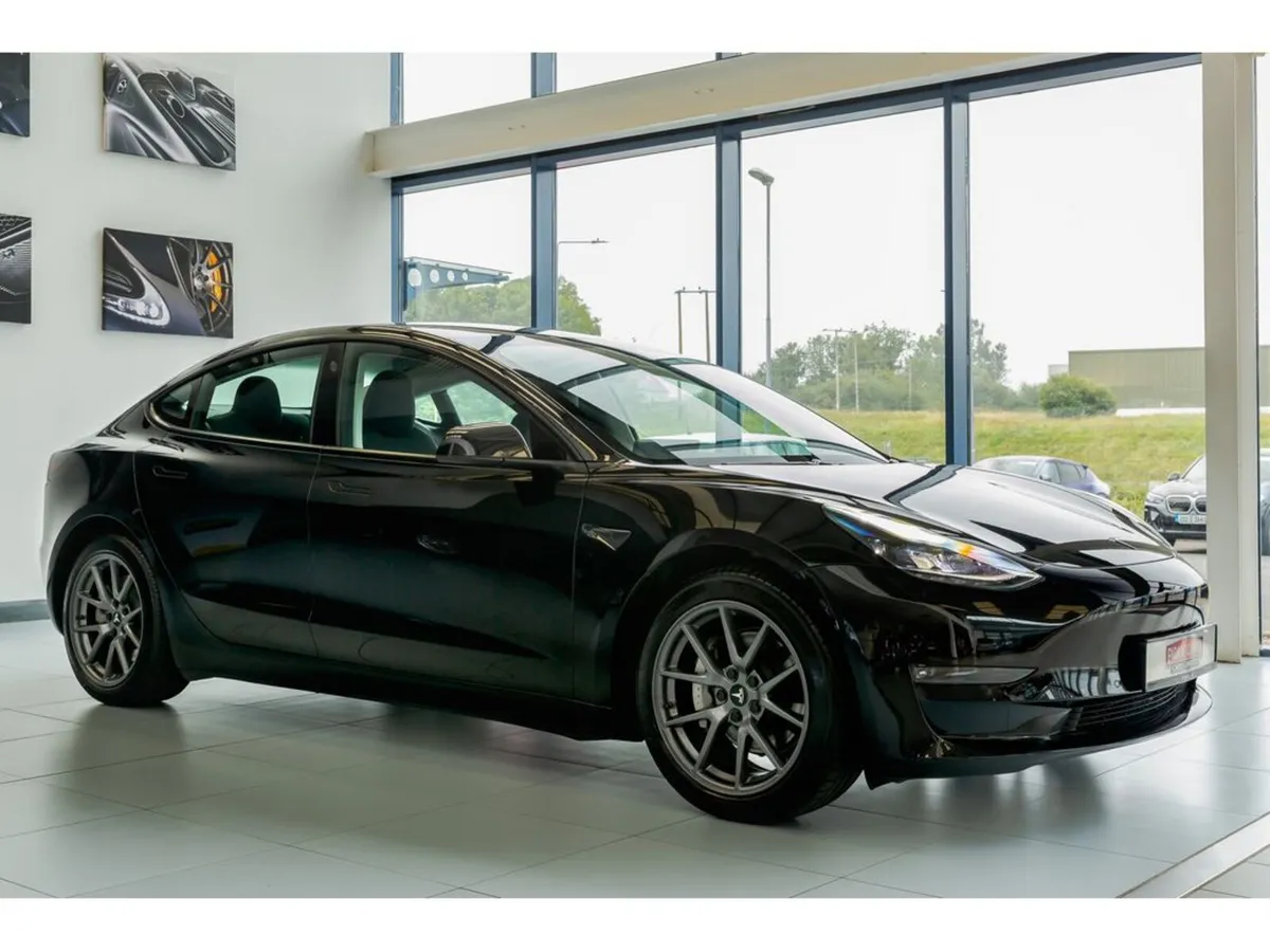Tesla Model 3 LONG RANGE AWD - Image 3