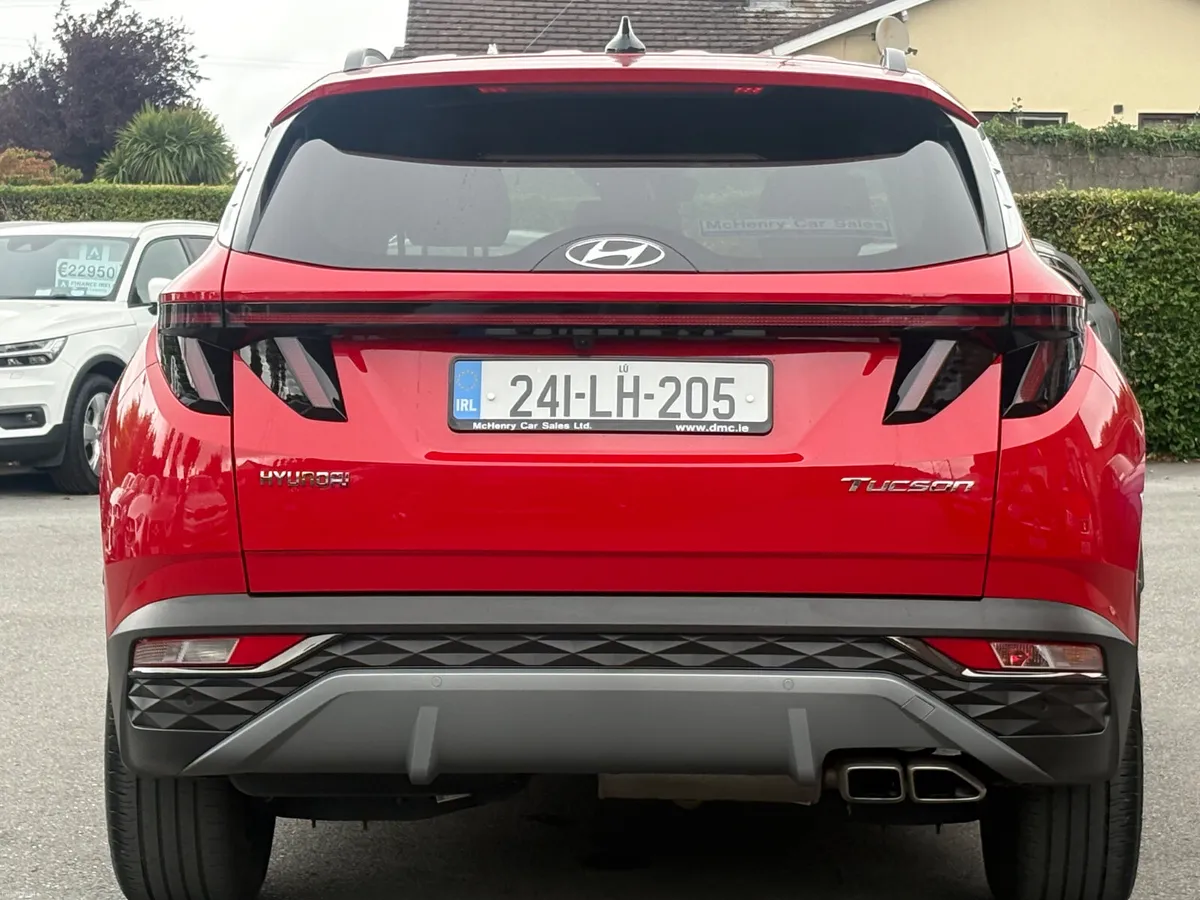 241 Hyundai Tucson Executive Plus 1.6D *Low Kils* - Image 6