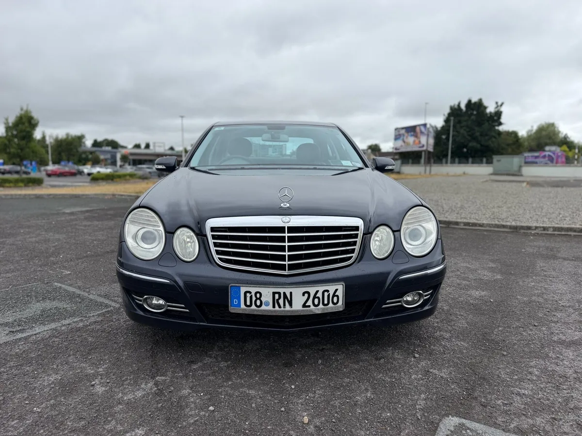 MERCEDES E220 AVANTGARDE AUTOMATIC - Image 3