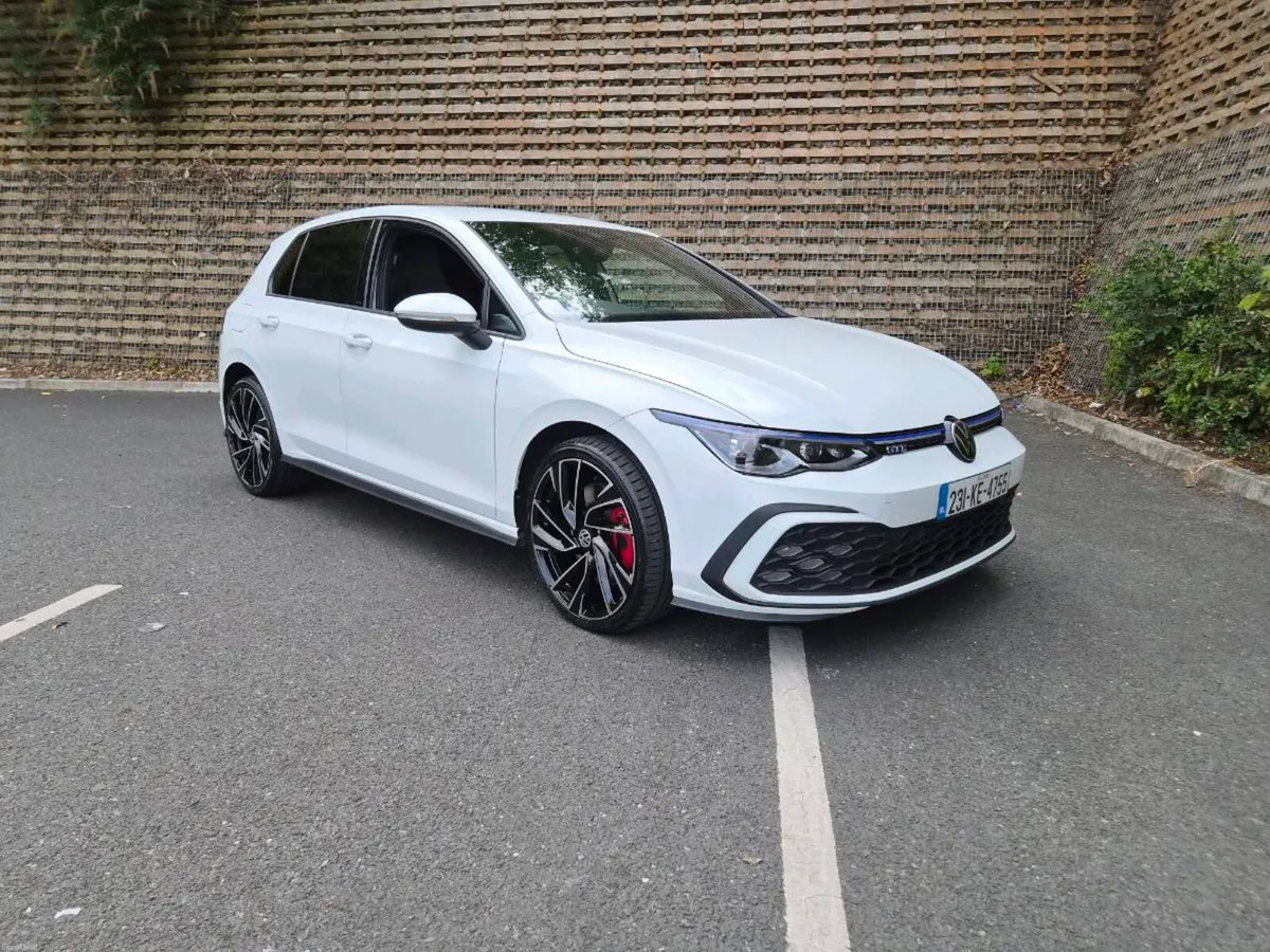 Volskwagen Golf GTE 1.4 petrol Hybrid plugin - Image 1