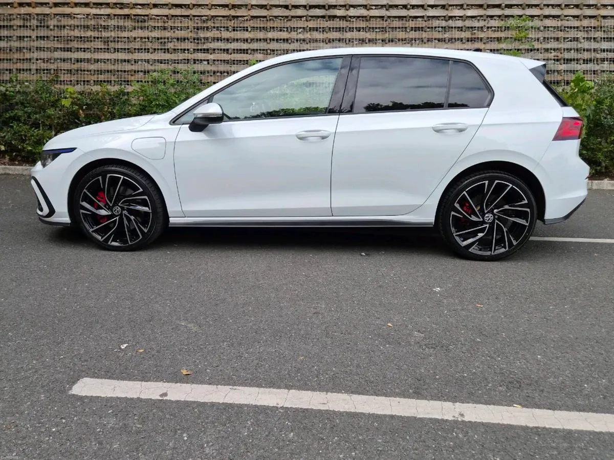Volskwagen Golf GTE 1.4 petrol Hybrid plugin - Image 6